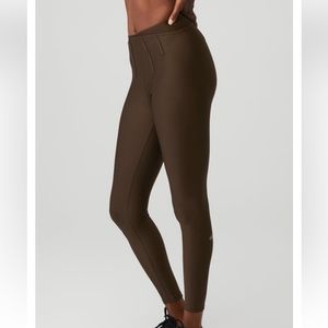 NWT - Alo Yoga Airlift High-Waist 7/8 Corset Legging in size S, color Espresso.